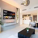 Burj Khalifa View, 2 Balcony W Lounge, Dubai Mall Access, Gym, Infinity-Pool, Playground, Bbq, Family Friendly